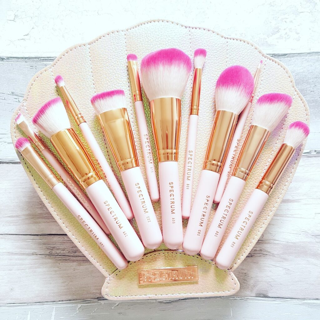 Birdseye view of The Bomb Shell Make-Up Brush set from Spectrum Collections
