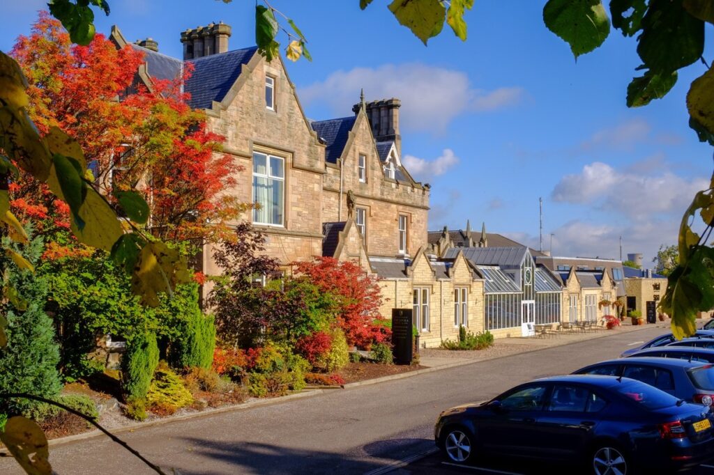 Exterior photo fo the macdonald inchyra hotel and spa in falkirk