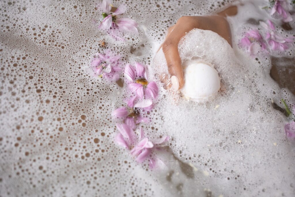Stock photo of a bath bomb in water from Pexels 