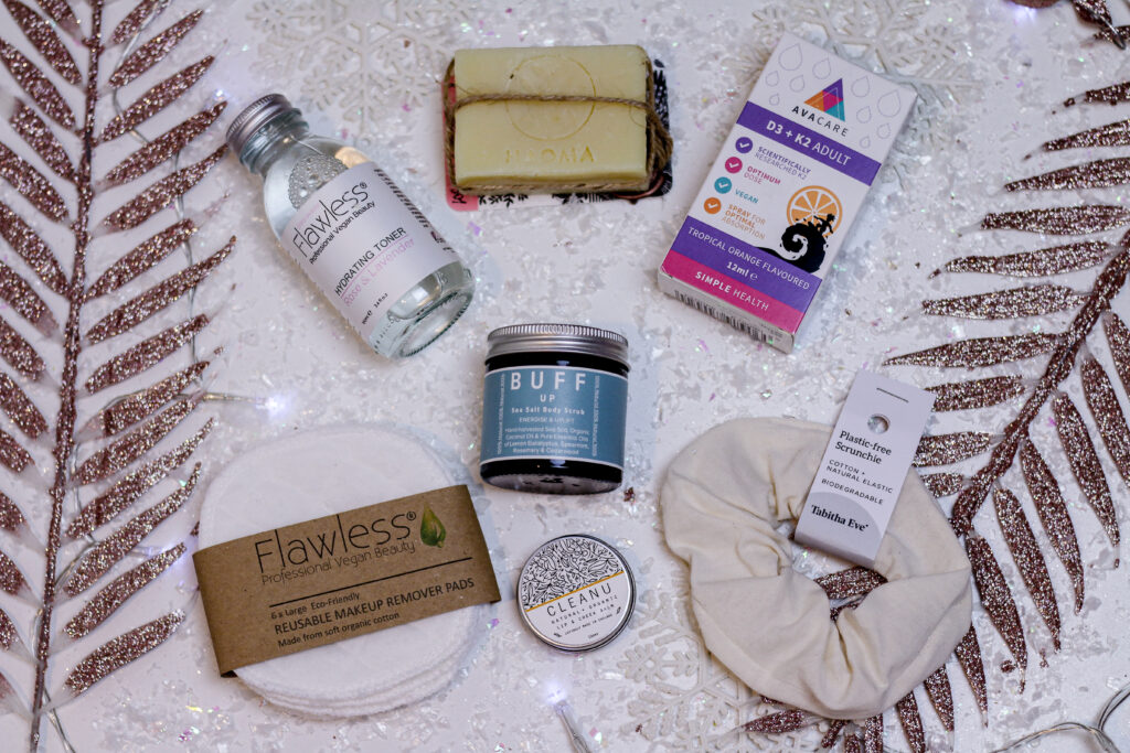 Birdseye photo of items from Veo beauty box