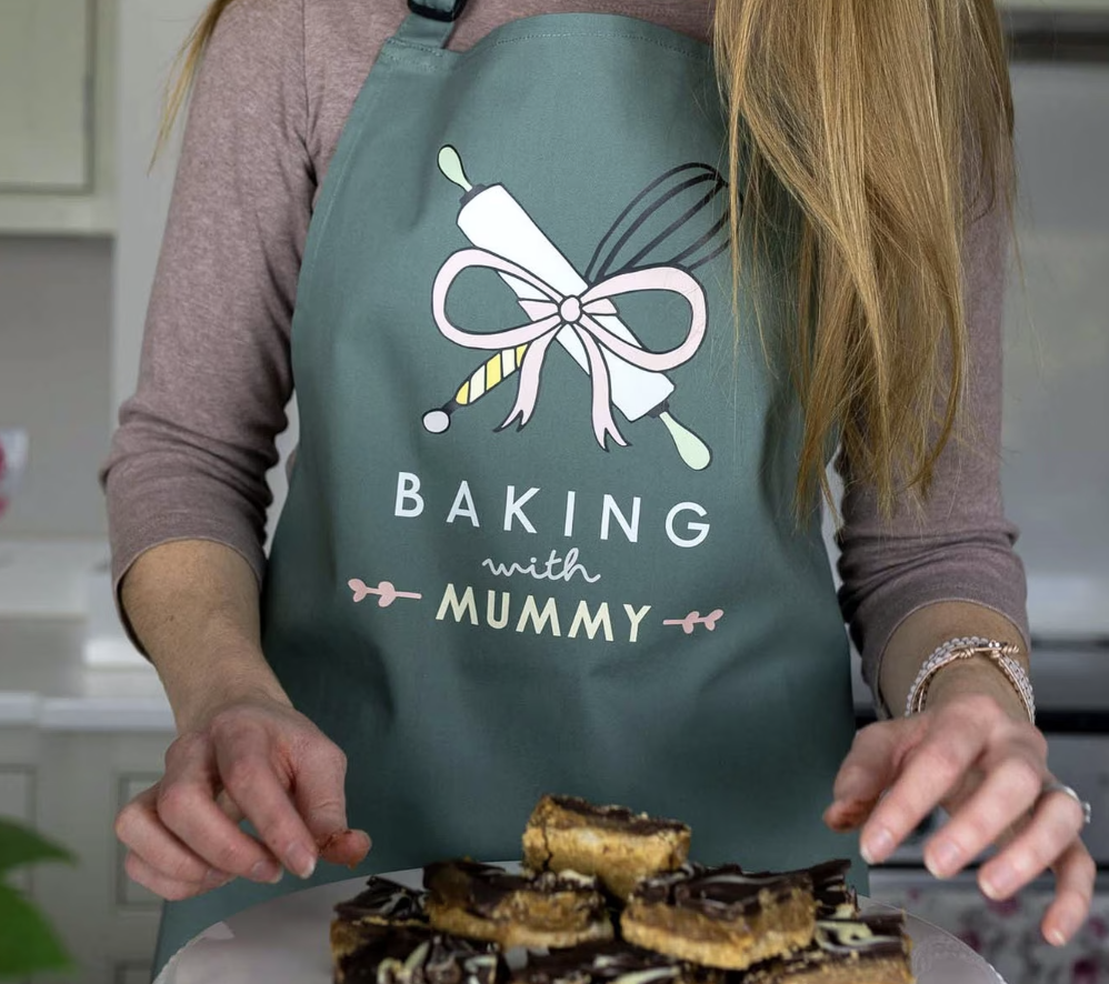 Photo of a personalised Apron by Stickerscape on Etsy